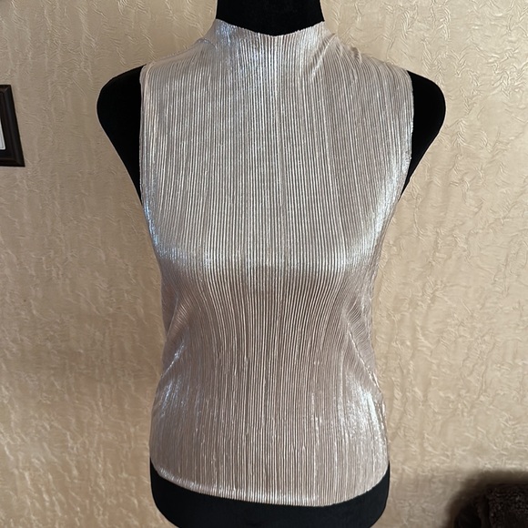 NWOT eri + ali for Anthropologie cool gold metallic shimmer top - Picture 2 of 4